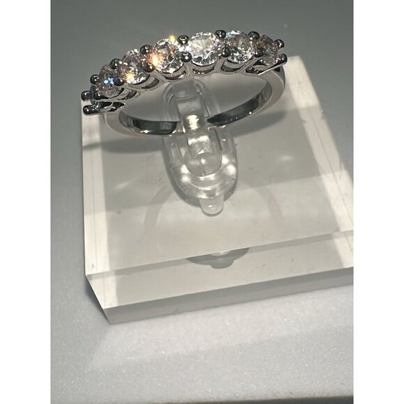 Cubic Zirconia Silver Tone Band Ring Size 8 - Picture 1 of 6